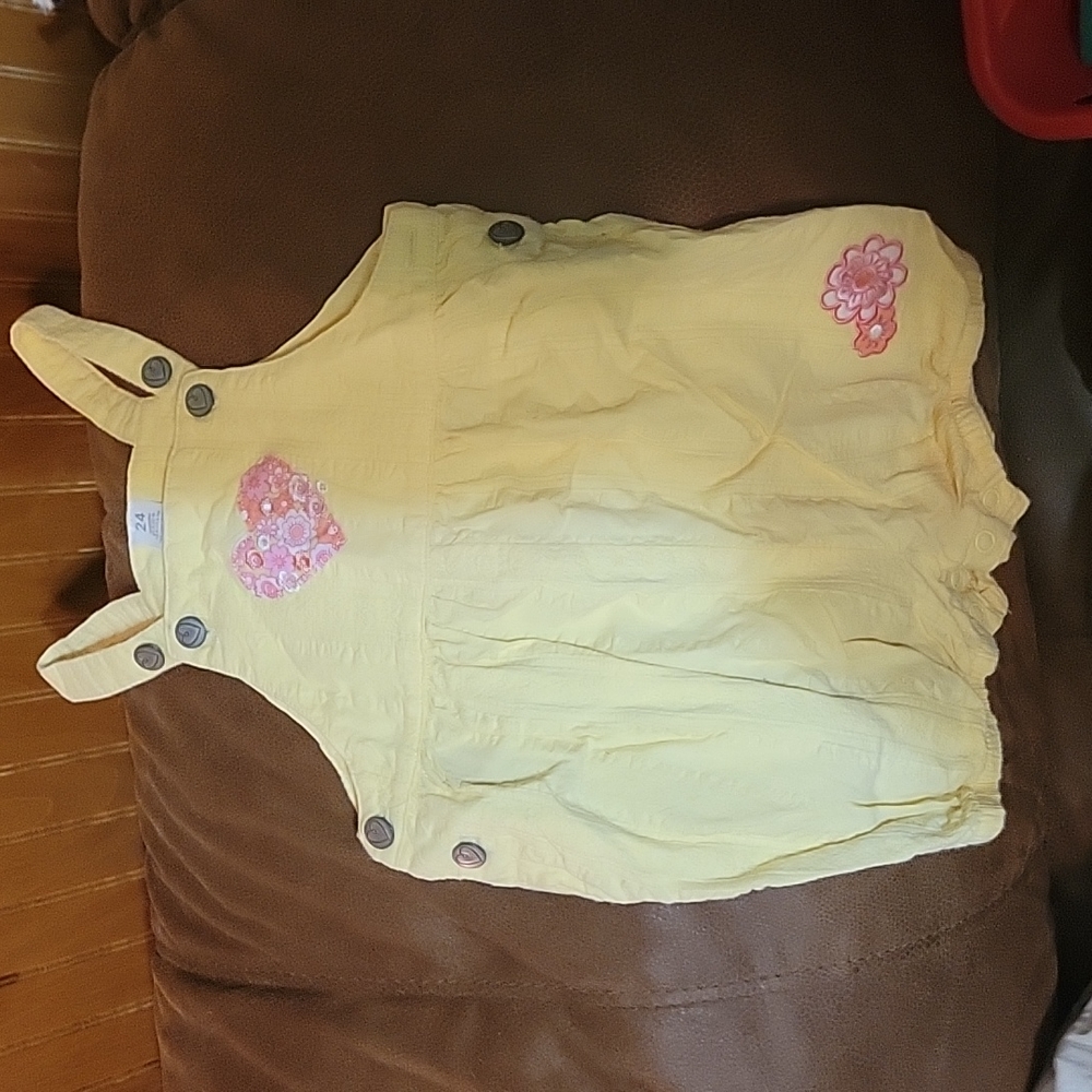 Girls overalls size 24m